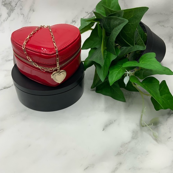 J.CREW HEART SHAPED JEWELRY ZIP CASE RED NWT - Picture 3 of 5